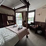 Georgian House Hotel
